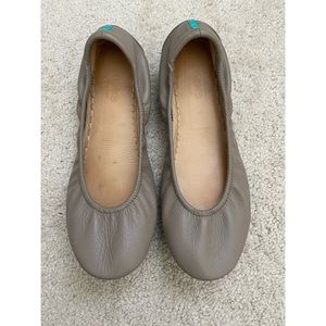 Taupe Tieks